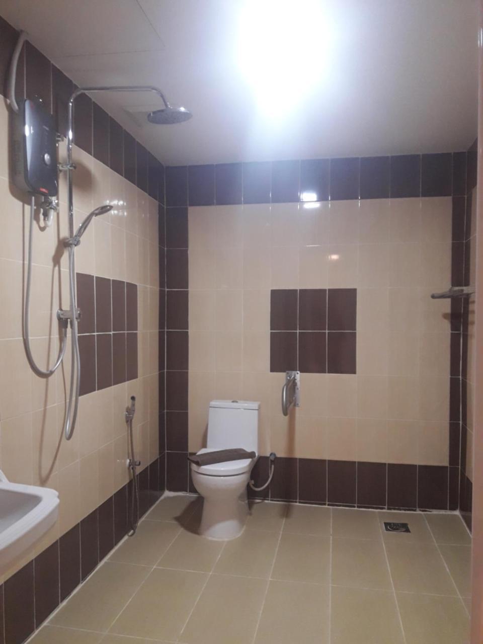 Hotel Shobi Near Ciq Jb 3*